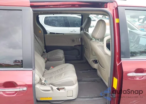 2012 Toyota Sienna Limited 7 Passenger z USA, uszkodzony, nr VIN 5TDDK3DC9CS042928